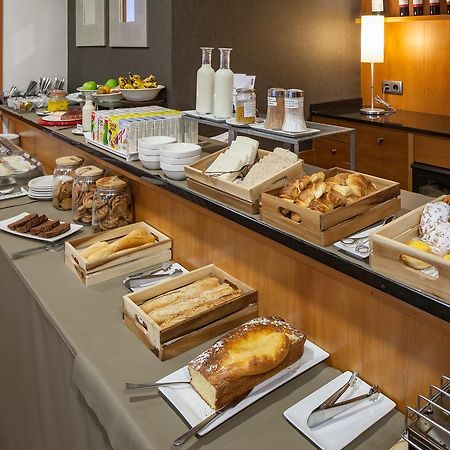 Hotel Yoldi Pamplona Bagian luar foto