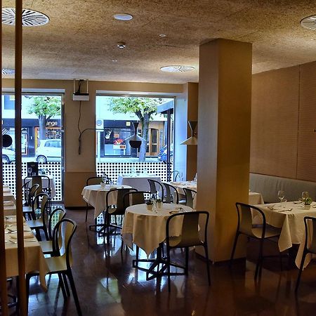 Hotel Yoldi Pamplona Bagian luar foto