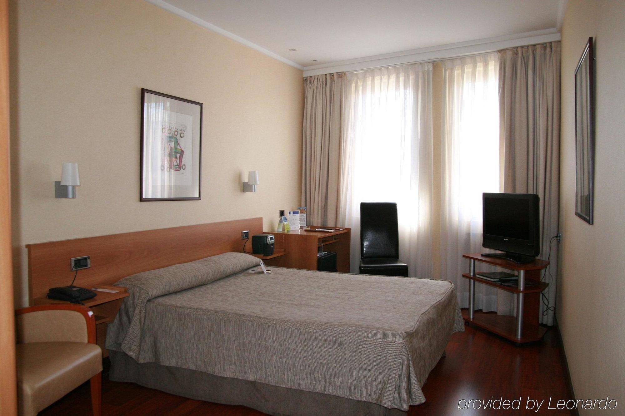 Hotel Yoldi Pamplona Ruang foto