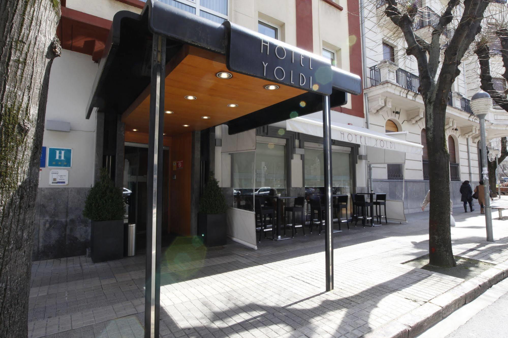 Hotel Yoldi Pamplona Bagian luar foto